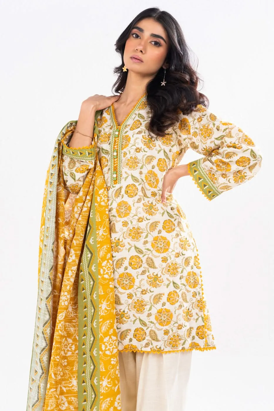 3 Piece Printed Khaddar Suit With Light Khaddar Dupatta